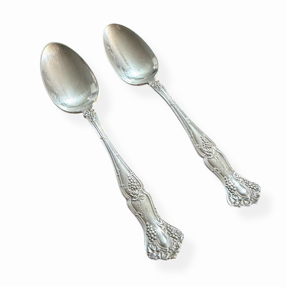 1847 Rogers Bros VINTAGE Grapes 1904 Silverplate - Lot of‎ (2) Serving Spoons